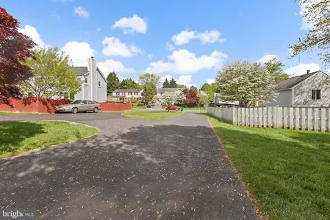 Exterior - 1408 Cavendish Dr, Silver Spring, MD 20905 photo 6 of 14