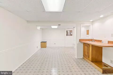 Bath - 1408 Cavendish Dr, Silver Spring, MD 20905 photo 2 of 8