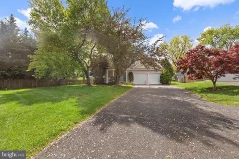 Exterior - 1408 Cavendish Dr, Silver Spring, MD 20905 photo 3 of 14