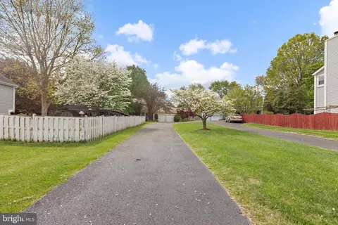 Exterior - 1408 Cavendish Dr, Silver Spring, MD 20905 photo 7 of 14