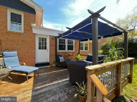 Exterior - 10612 Stoneyhill Ct, Silver Spring, MD 20901 photo 5 of 11