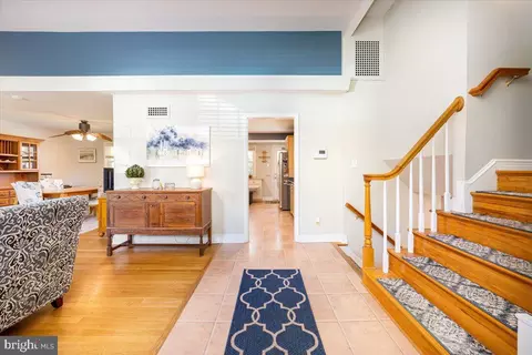 Entry Way - 10612 Stoneyhill Ct, Silver Spring, MD 20901 photo 1 of 3