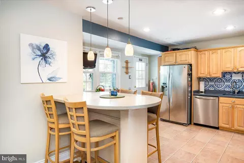 Kitchen - 10612 Stoneyhill Ct, Silver Spring, MD 20901 photo 7 of 7