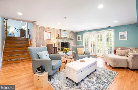 Living - 10612 Stoneyhill Ct, Silver Spring, MD 20901 photo 8 of 11