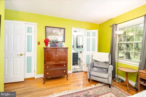 Living - 10612 Stoneyhill Ct, Silver Spring, MD 20901 photo 6 of 11