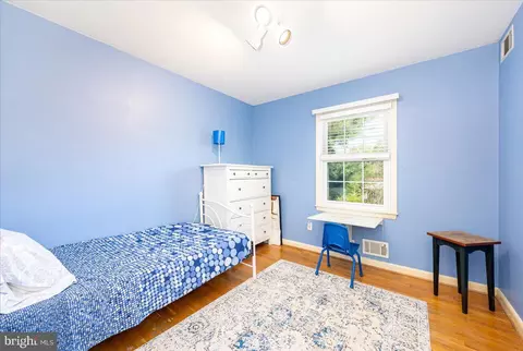 Bedroom - 10612 Stoneyhill Ct, Silver Spring, MD 20901 photo 3 of 4