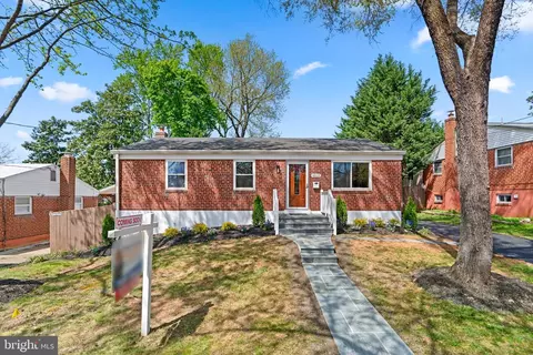4815 Topping Rd, Rockville, MD 20852