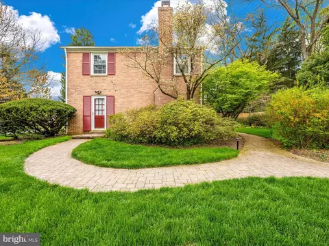 Exterior - 11906 Devilwood Dr, Potomac, MD 20854 photo 9 of 11