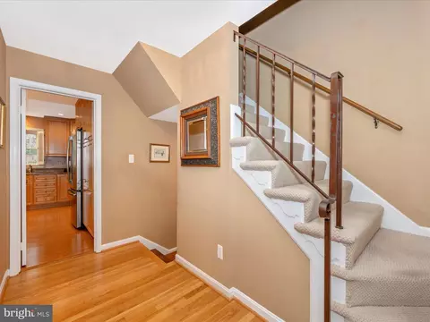 Entry Way - 11906 Devilwood Dr, Potomac, MD 20854 photo 2 of 2
