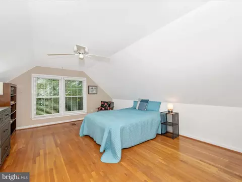 Bedroom - 11906 Devilwood Dr, Potomac, MD 20854 photo 4 of 6