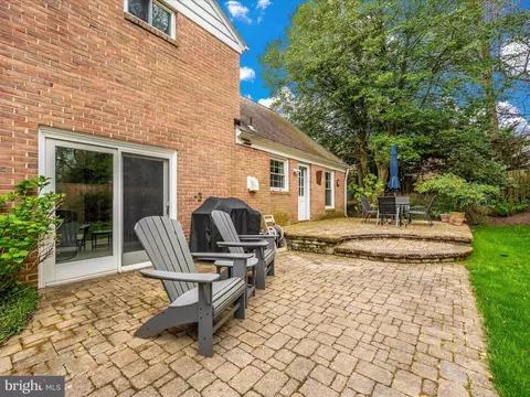 Exterior - 11906 Devilwood Dr, Potomac, MD 20854 photo 7 of 11