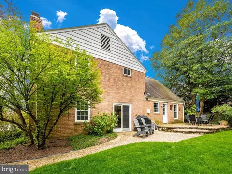 Exterior - 11906 Devilwood Dr, Potomac, MD 20854 photo 5 of 11