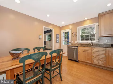 Dining - 11906 Devilwood Dr, Potomac, MD 20854 photo 4 of 4
