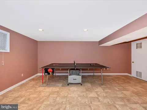 Living - 11906 Devilwood Dr, Potomac, MD 20854 photo 12 of 12