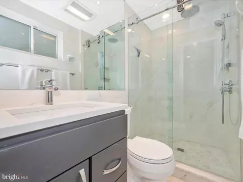 Bath - 11906 Devilwood Dr, Potomac, MD 20854 photo 2 of 3