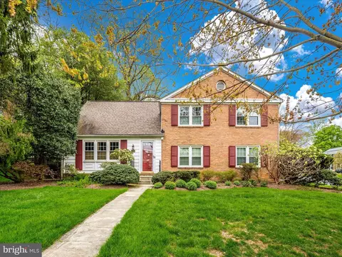 Exterior - 11906 Devilwood Dr, Potomac, MD 20854 photo 10 of 11