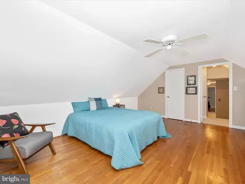 Bedroom - 11906 Devilwood Dr, Potomac, MD 20854 photo 5 of 6
