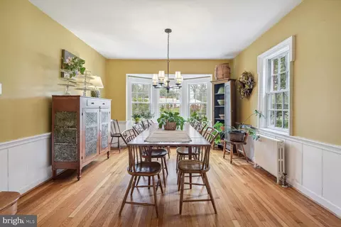 Dining - 815 Notley Rd, Silver Spring, MD 20904 photo 3 of 6