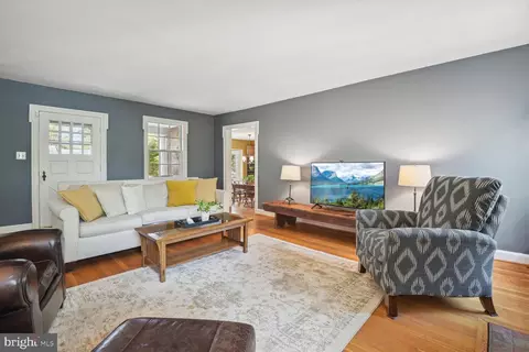 Living - 815 Notley Rd, Silver Spring, MD 20904 photo 3 of 9