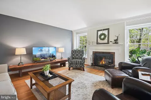Living - 815 Notley Rd, Silver Spring, MD 20904 photo 2 of 9