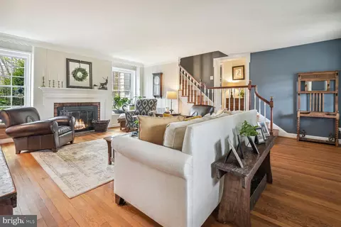 Living - 815 Notley Rd, Silver Spring, MD 20904 photo 4 of 9