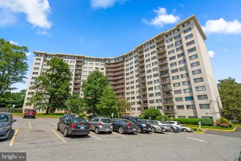 8830 Piney Branch Rd #1205, Silver Spring, MD 20903 photo 2