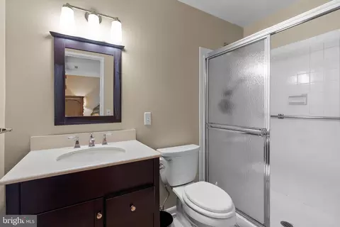 Bath - 4 Pimlico Ct #13-B, Silver Spring, MD 20906 photo 3 of 4