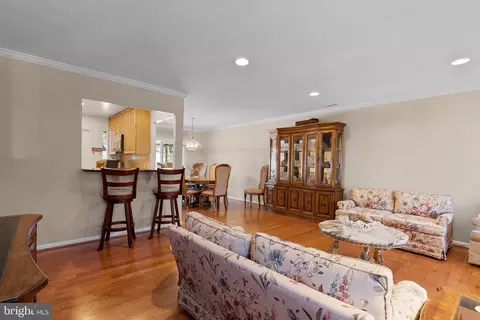 Living - 4 Pimlico Ct #13-B, Silver Spring, MD 20906 photo 3 of 4