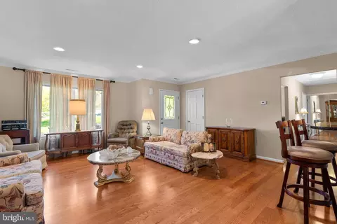 Living - 4 Pimlico Ct #13-B, Silver Spring, MD 20906 photo 2 of 4