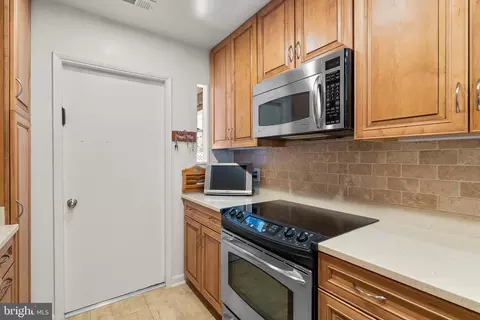 Kitchen - 4 Pimlico Ct #13-B, Silver Spring, MD 20906 photo 4 of 6