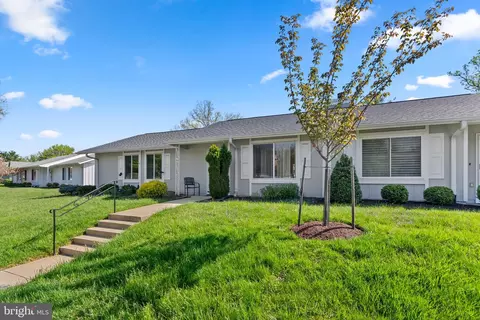 Exterior - 4 Pimlico Ct #13-B, Silver Spring, MD 20906 photo 2 of 8