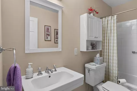 Bath - 4 Pimlico Ct #13-B, Silver Spring, MD 20906 photo 1 of 4