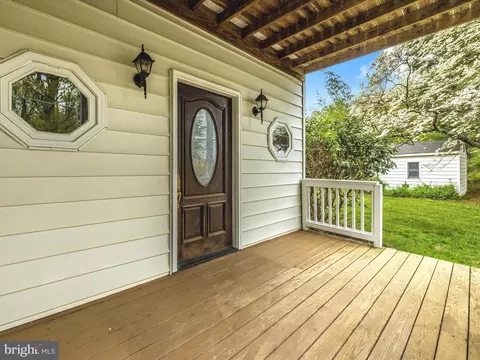 Exterior - 15920 Barnesville Rd, Boyds, MD 20841 photo 13 of 19