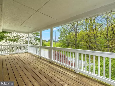 Exterior - 15920 Barnesville Rd, Boyds, MD 20841 photo 4 of 19