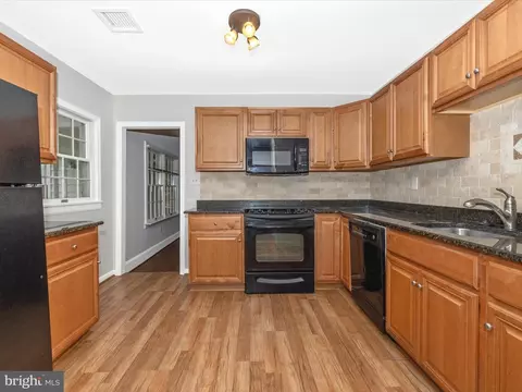 Kitchen - 15920 Barnesville Rd, Boyds, MD 20841 photo 1 of 7