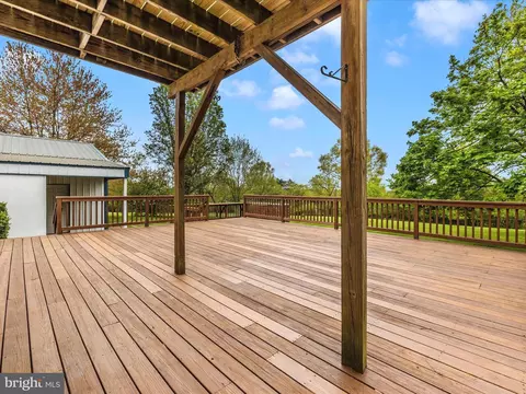 Exterior - 15920 Barnesville Rd, Boyds, MD 20841 photo 15 of 19