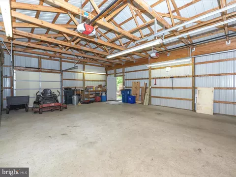 Exterior - 15920 Barnesville Rd, Boyds, MD 20841 photo 9 of 19