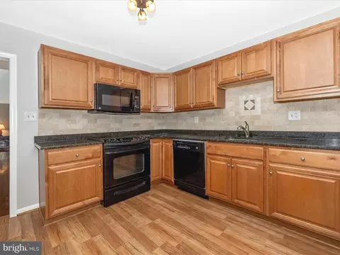 Kitchen - 15920 Barnesville Rd, Boyds, MD 20841 photo 2 of 7