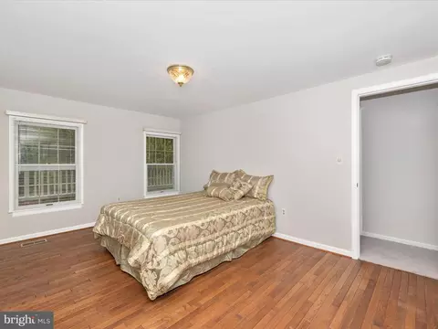 Bedroom - 15920 Barnesville Rd, Boyds, MD 20841 photo 7 of 8
