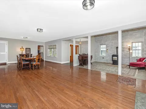 Dining - 15920 Barnesville Rd, Boyds, MD 20841 photo 1 of 4
