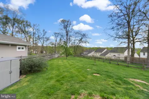 Exterior - 3142 Fairland Rd, Silver Spring, MD 20904 photo 6 of 10