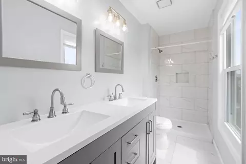 Bath - 3142 Fairland Rd, Silver Spring, MD 20904 photo 2 of 4
