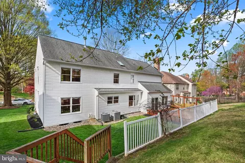 Exterior - 605 Pebble Beach Dr, Silver Spring, MD 20904 photo 7 of 8