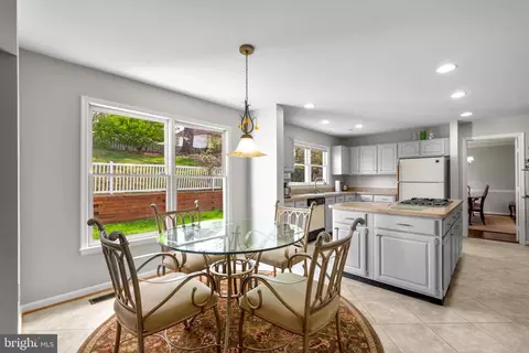 Dining - 605 Pebble Beach Dr, Silver Spring, MD 20904 photo 3 of 4
