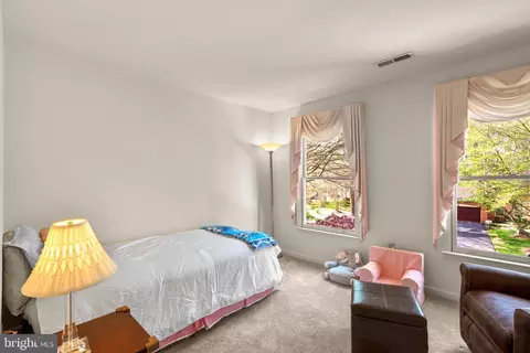 Bedroom - 605 Pebble Beach Dr, Silver Spring, MD 20904 photo 8 of 9