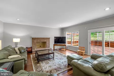 Living - 605 Pebble Beach Dr, Silver Spring, MD 20904 photo 3 of 8