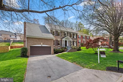 Exterior - 605 Pebble Beach Dr, Silver Spring, MD 20904 photo 3 of 8