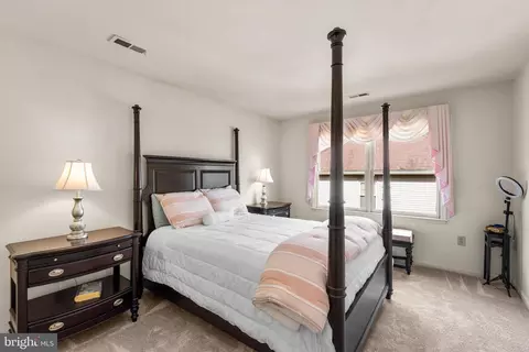 Bedroom - 605 Pebble Beach Dr, Silver Spring, MD 20904 photo 4 of 9