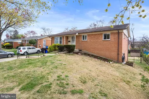 Exterior - 403 Torrington Pl, Silver Spring, MD 20901 photo 2 of 9