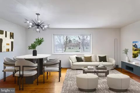 Living - 403 Torrington Pl, Silver Spring, MD 20901 photo 2 of 3